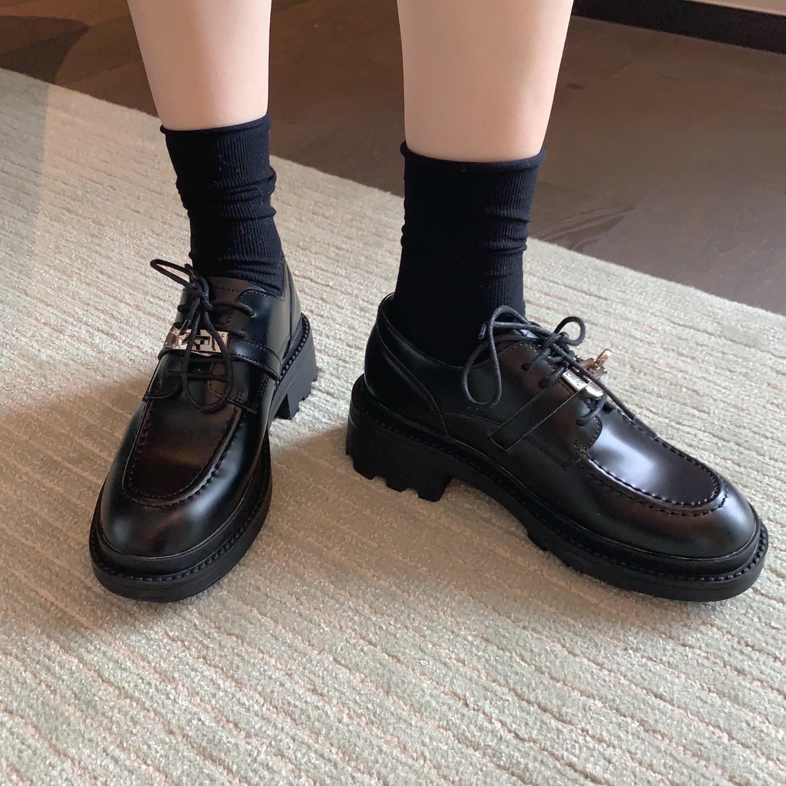2024 New British Style Lock Buckle Loafer Flat Shoes Thick Sole Chunky Heel Lace Up Oxford Women's Leather Shoes - Image 3