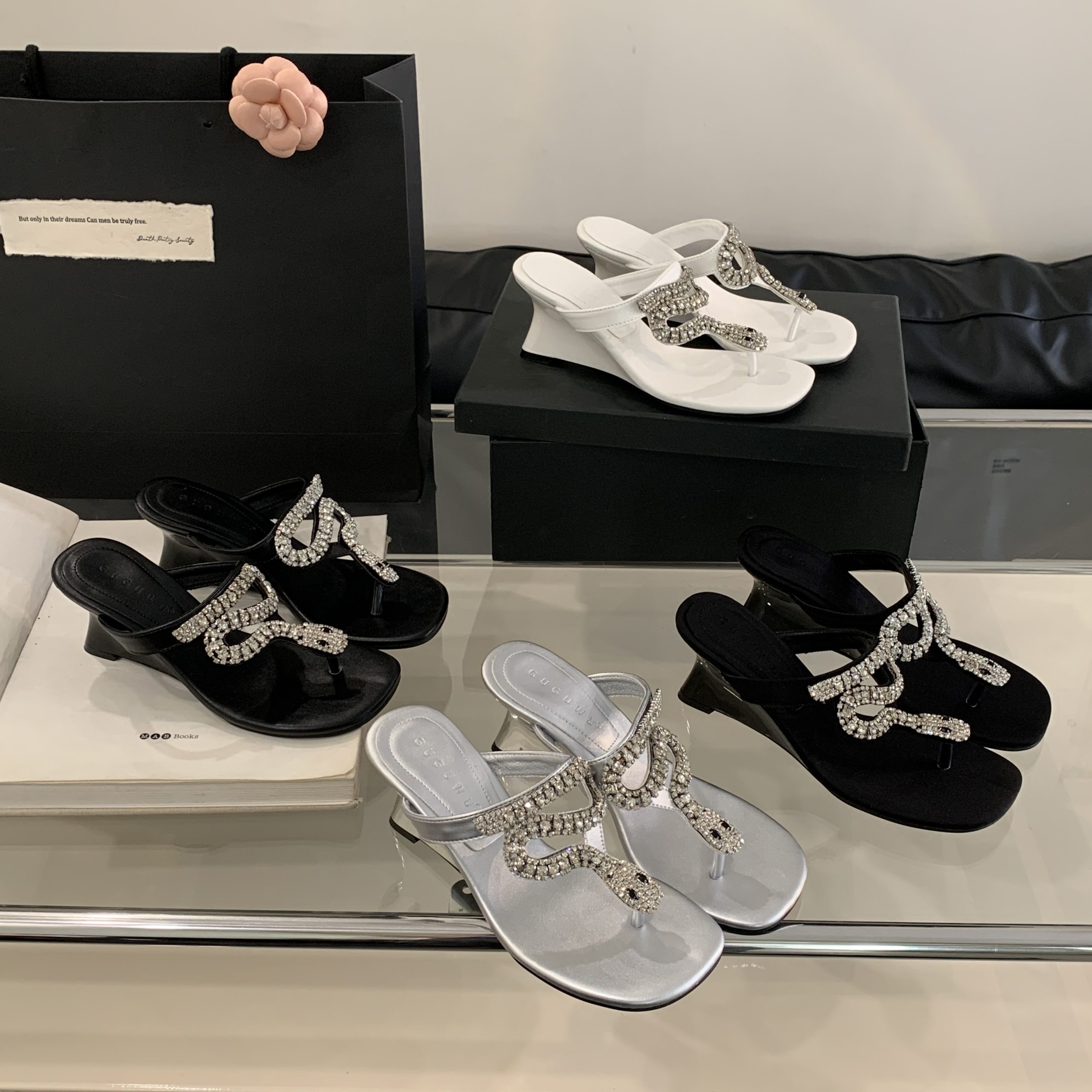 2026 New Rhinestone Snake Head Toe Thong Sandals French Open Toe Low Heel Slippers Women's Casual Shoes