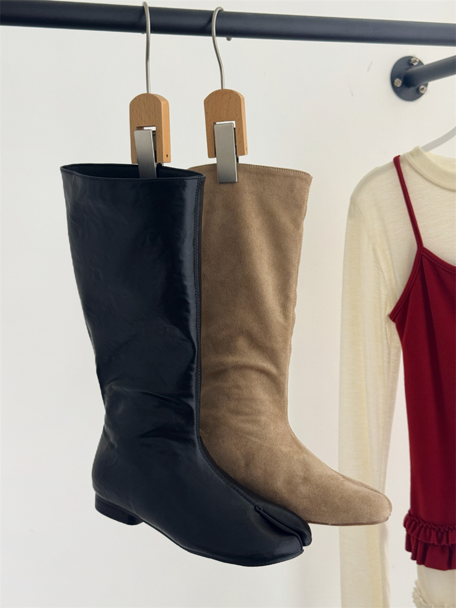 2026 New Winter Korean Style Split Toe Slim Mid Calf Boots Slip On Flat Martin Boots for Women