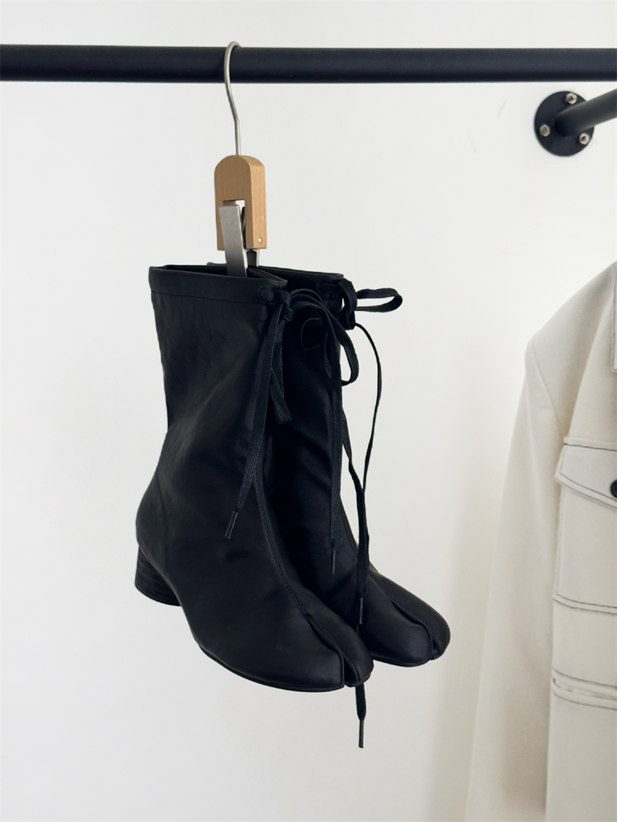 2026 New American Lace-Up Split-Toe Slim Martin Boots Women Autumn Winter Fashion Square Toe Casual Short Boots - Image 4